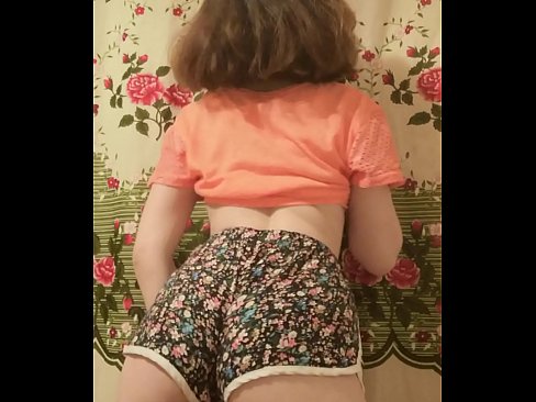 ❤️ Sexy matashin jariri yana cire guntun wando a kyamara ❌ Batsa na Gida ﹏
