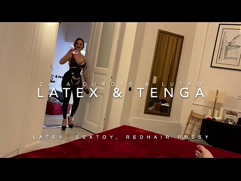❤️ Jaruma mai jajayen kaya sanye da rigar latex mai cin duri ❌ Batsa na Gida ﹏
