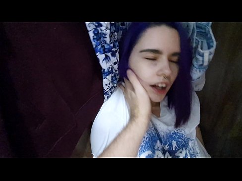 ❤️ Ya sami kanwata a cikin kabad ya taimaka mata ❌ Batsa na Gida ﹏